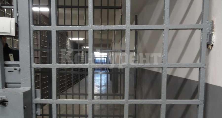 Врачанка прати колет с дрога на приятеля си в затвора в Бойчиновци