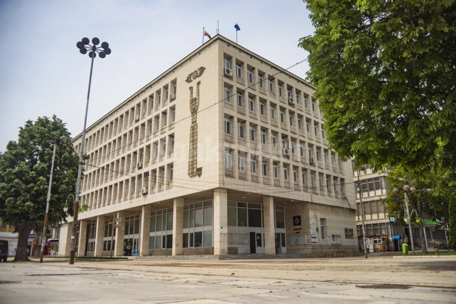 Кметска заповед регламентира реда за обслужване на гражданите и пропускателния режим в сградата на община Мездра