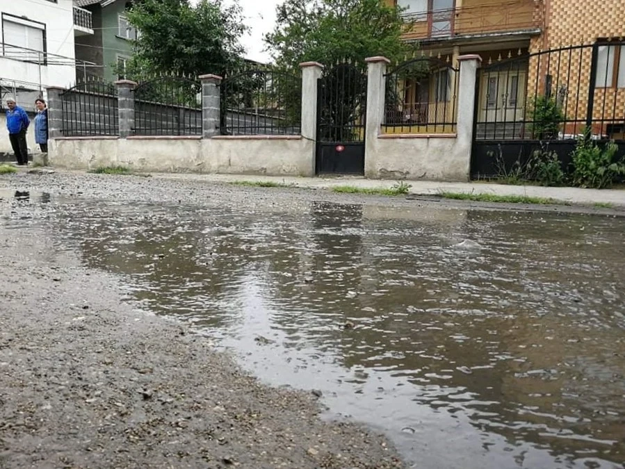 Започва почистване на канализацията в кв. „Нов път“ СНИМКИ