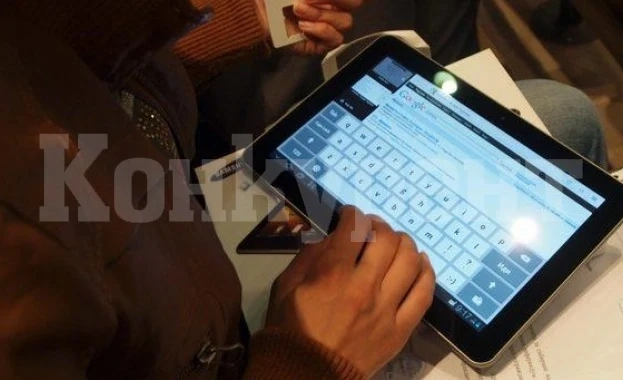 Учени от БАН осигуриха таблети за 157 деца от ЦСНТ