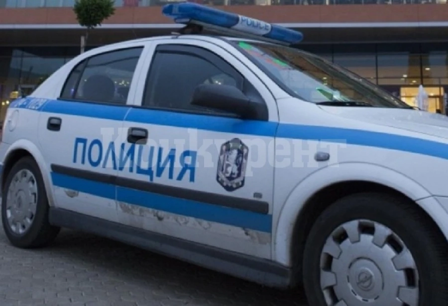 Хванаха мъж без книжка зад волана на нередовна кола