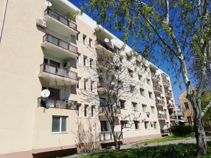 В Козлодуй се извършва вътрешен ремонт на офиси на общинската администрация