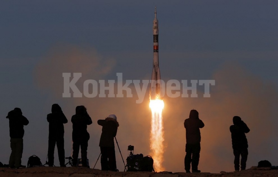 Русия изстреля от Плесецк военен сателит