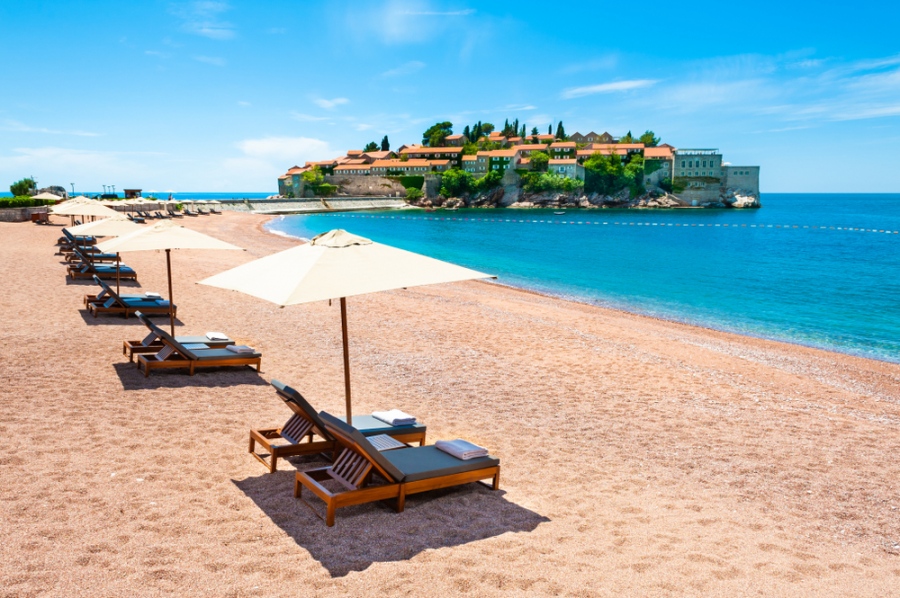 В Черна гора са отчаяни - плажовете са пусти, а турисите не се виждат