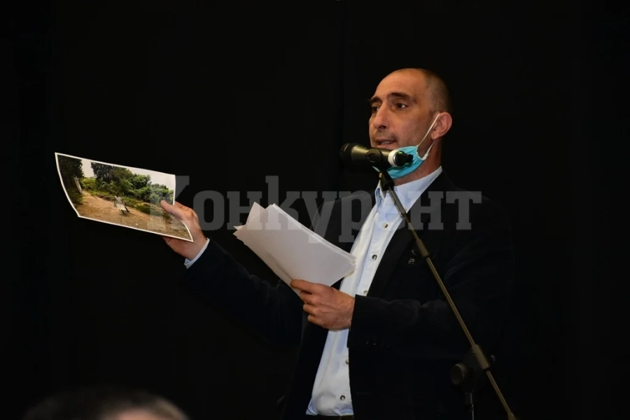 Падение! Забиха националния флаг на сметище край Врачанско село