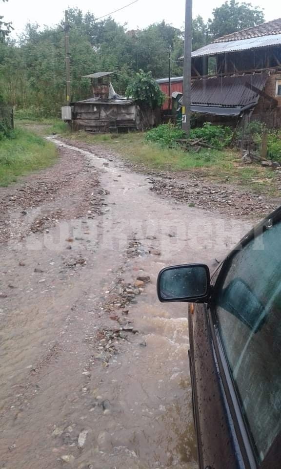 Оправят щетите в община Ружинци след поройните дъждове СНИМКИ