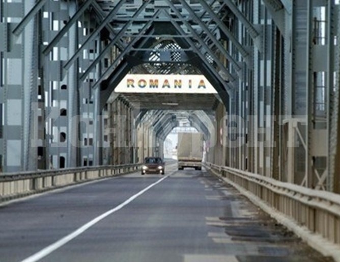 Митничари задържаха близо 16 тона цигарени опаковки на ГКПП Дунав мост 2