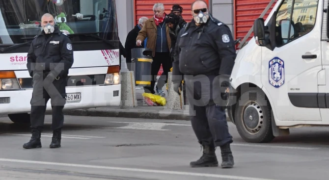 Хванаха врачанин под карантина в района на бензиностанция в града