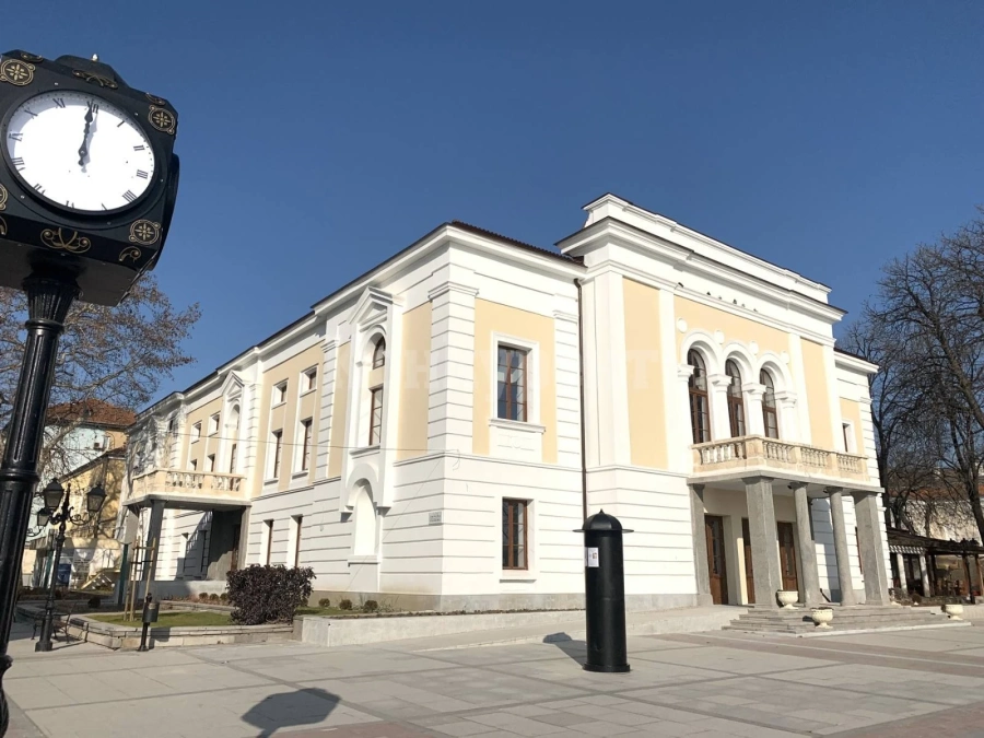 Във Видин настръхнаха: Откриват обновената сграда на театъра с партийно мероприятие