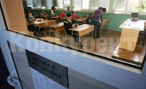 Зрелостниците се явяват на втора задължителна матура