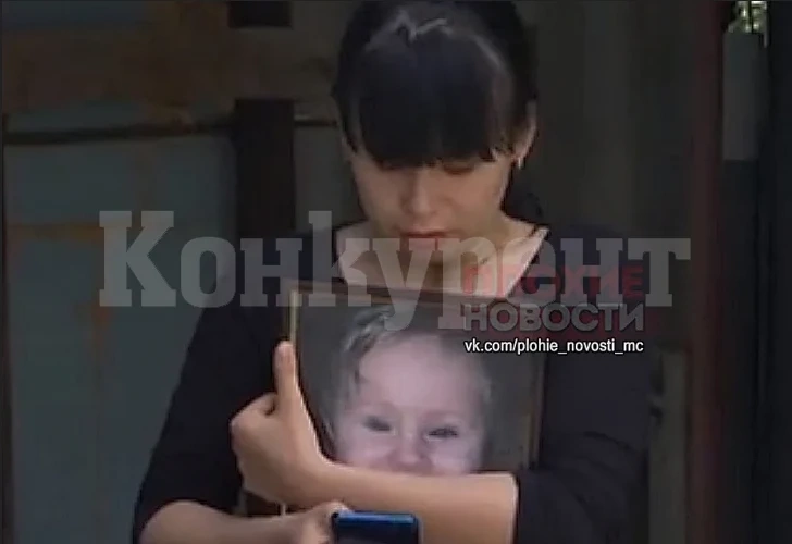 Потресаващо ВИДЕО 18+: Възпитателка в детска ясла удуши бебе с възглавница, за да не...