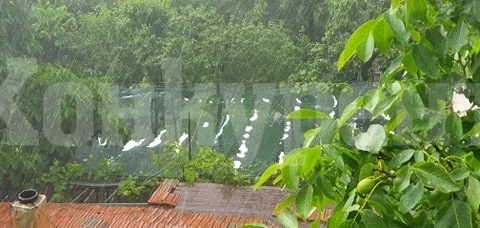 Стихия помете Враца! Проливен дъжд и градушка удариха града СНИМКИ