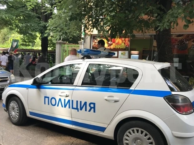 Безумие! Пиян баща наръга с нож сина си, момчето е в болница