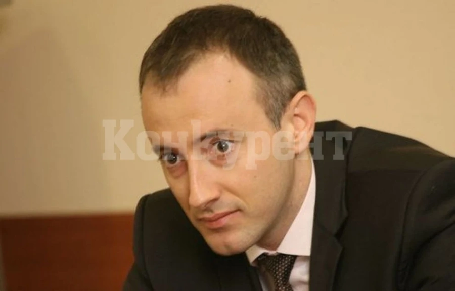 Министър Вълчев похвали зрелостниците за резултатите от матурите