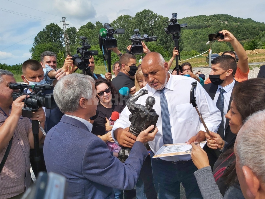 Борисов си тръгна със статуетка СНИМКИ+ВИДЕО