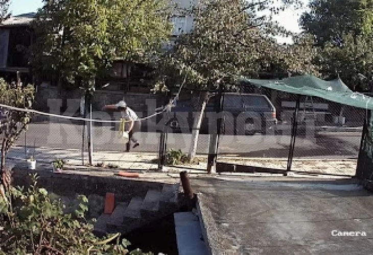 Скандално ВИДЕО от набезите на подивялата вдовица, подлудила Крумовград