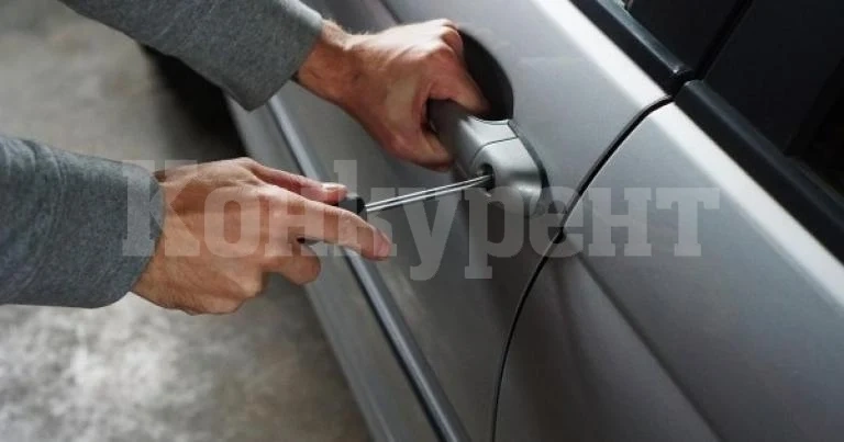 Автокрадец лепял тиксо по пръстите, за да не оставя следи