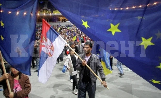 Сърбите гласуват днес на парламентарни и местни избори