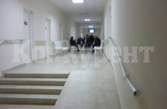 Мъж е с фрактура на черепа след масов бой