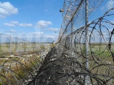 Затворник избяга от обект в Смолян, заловен е след 10 часа издирване от 40 души