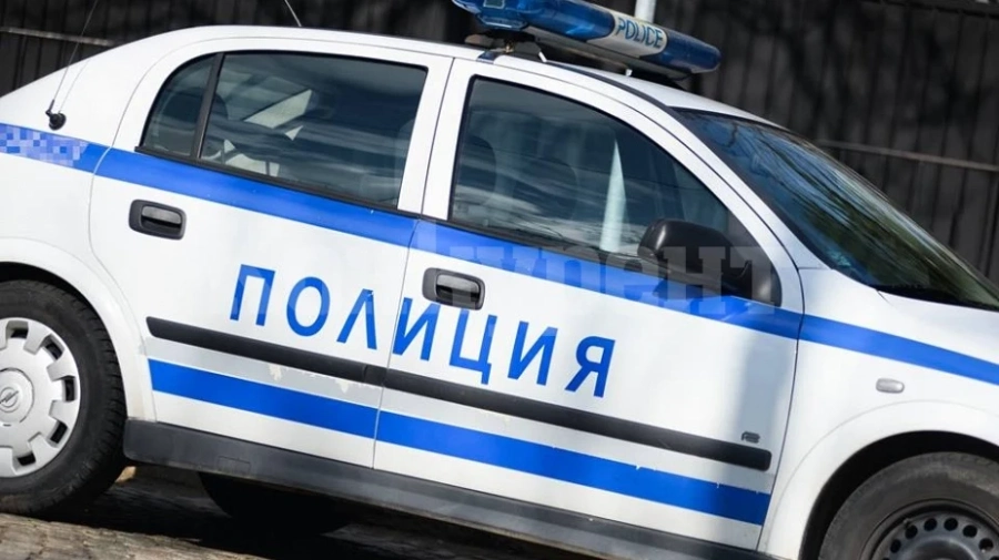 Хванаха двама с незаконни цигари и дърва