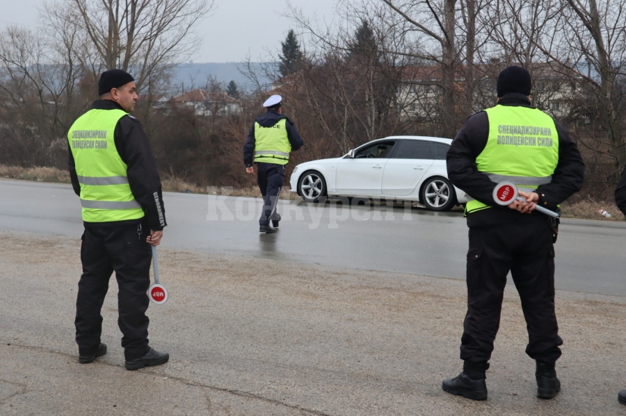 Ченгета ахнаха, след като спряха за рутинна проверка \