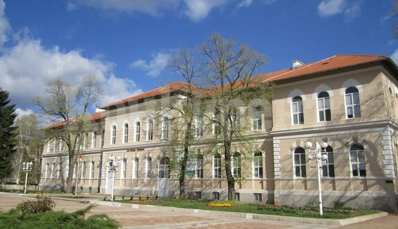 В Средно училище „Козма Тричков“ отчетоха успешна учебна година за Випуск 2020