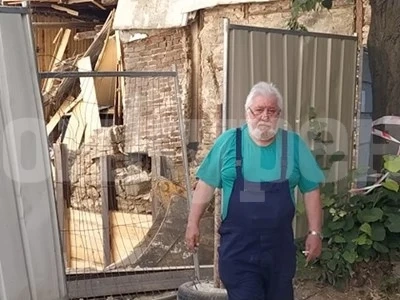 Стопанинът на рухналата къща в Пловдив: Изкарахме кошмарна нощ, животът ни отиде! СНИМКИ