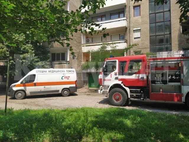 Газова бутилка гръмна и опожари апартамент във Видин, евакуираха ужасена жена СНИМКИ