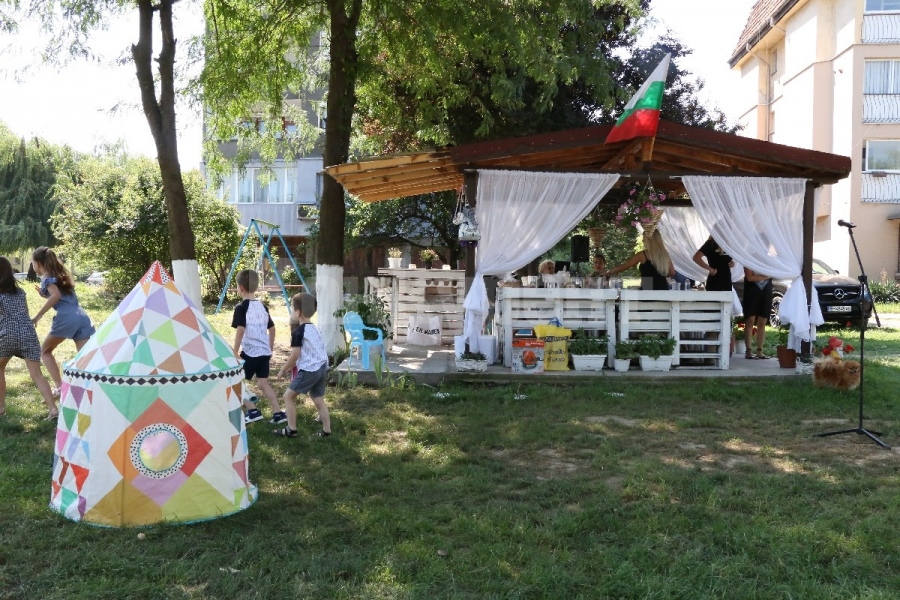 Грамоти и награди за участници и победители в „Квартални войни“