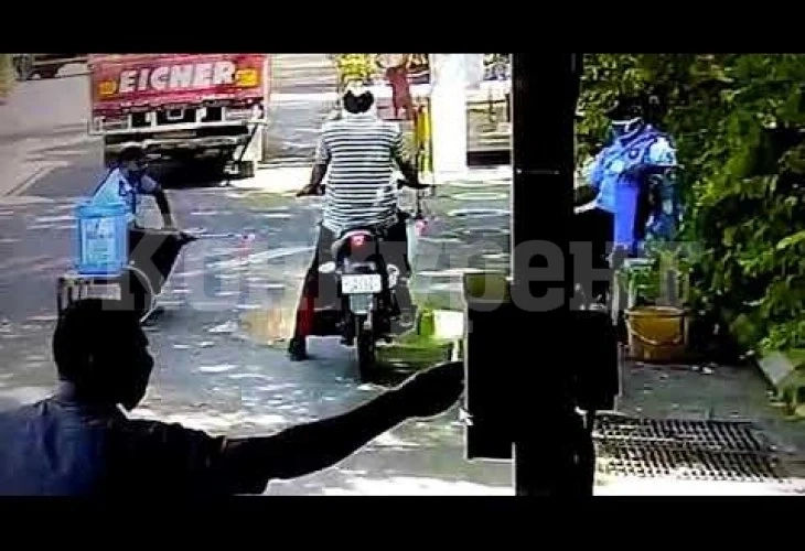 Вижте как мотоциклет се запали зрелищно при обработка срещу COVID-19 ВИДЕО