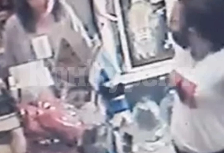 Крайна наглост от служители на РЗИ без маски в Пловдив ВИДЕО