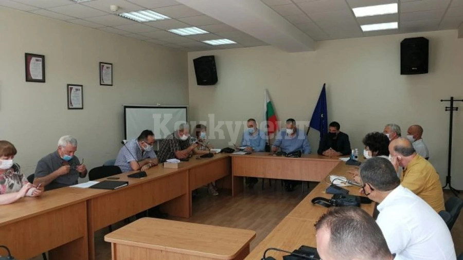 В Пиринско: Една трета от леглата в болниците са заети