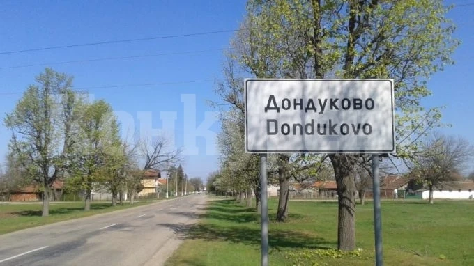 Жители на Дондуково се жалват от земеделски машини