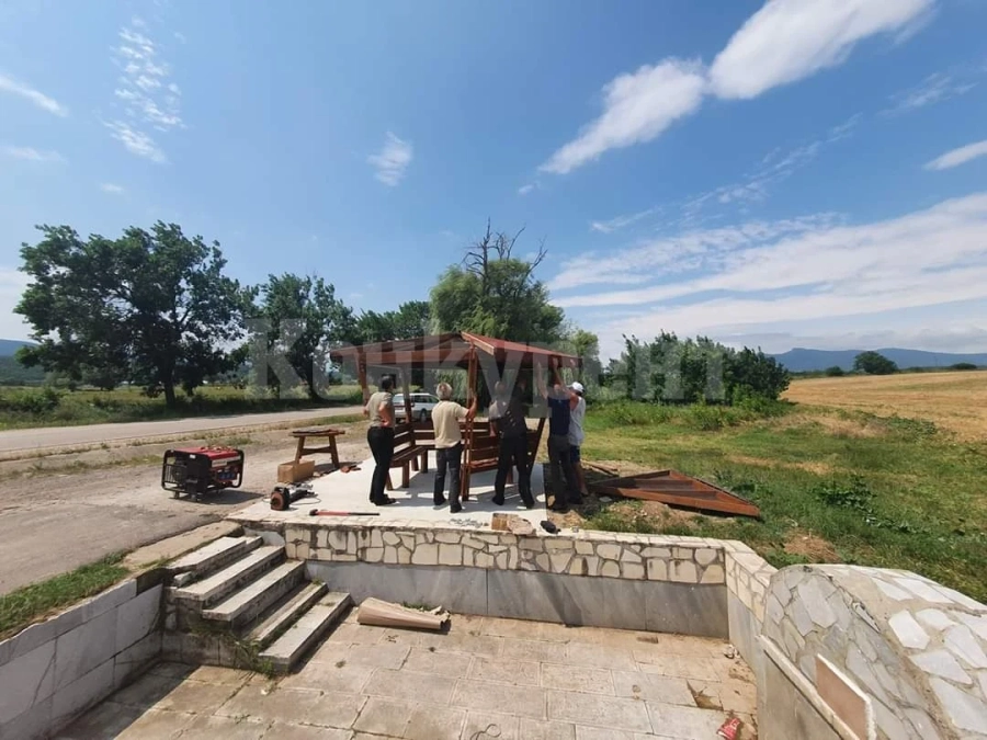 В Ружинци се радват на нова беседка СНИМКИ