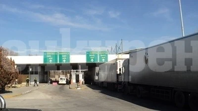 Външно: Гърция не е въвела задължителни тестове на границата с България