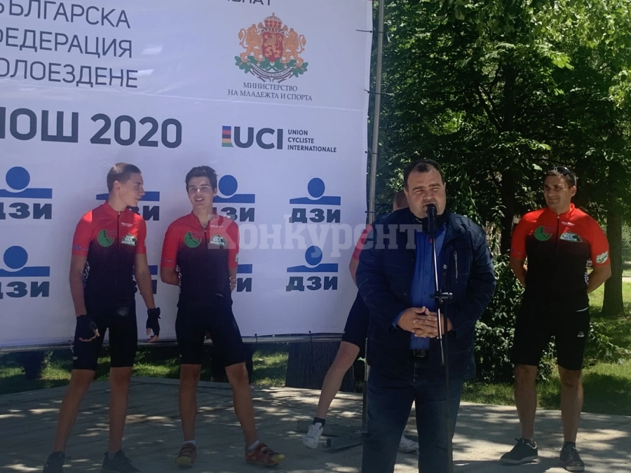 Откриха шампионата по шосейно колоездене
