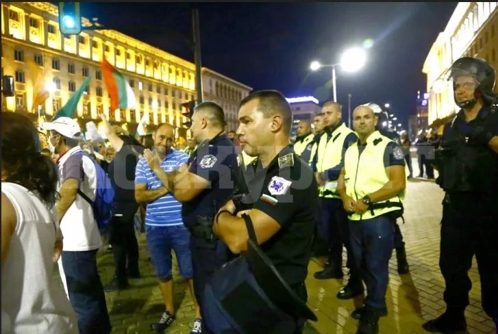 От СДВР с извънредни новини за нови арести след петъчния протест ВИДЕО