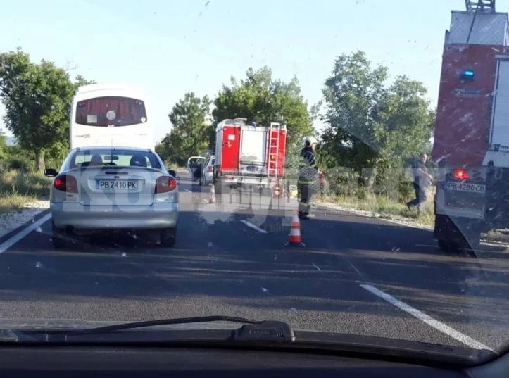 Зверска катастрофа край Лесово! Пътят е затворен
