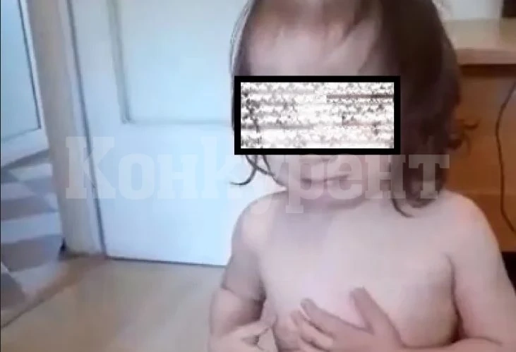 Ужас! Перничанка бие с юмруци момиченцето си, защото баща му не ги обичал ВИДЕО 18+