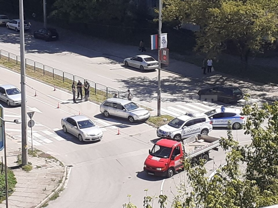 Кола помете жена на пешеходна пътека във Видин СНИМКА