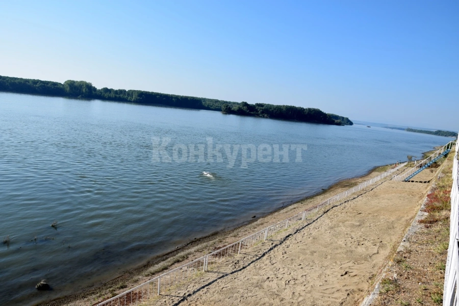 Областният управител на Видин инспектира благоустрояването на крайбрежната ивица СНИМКИ