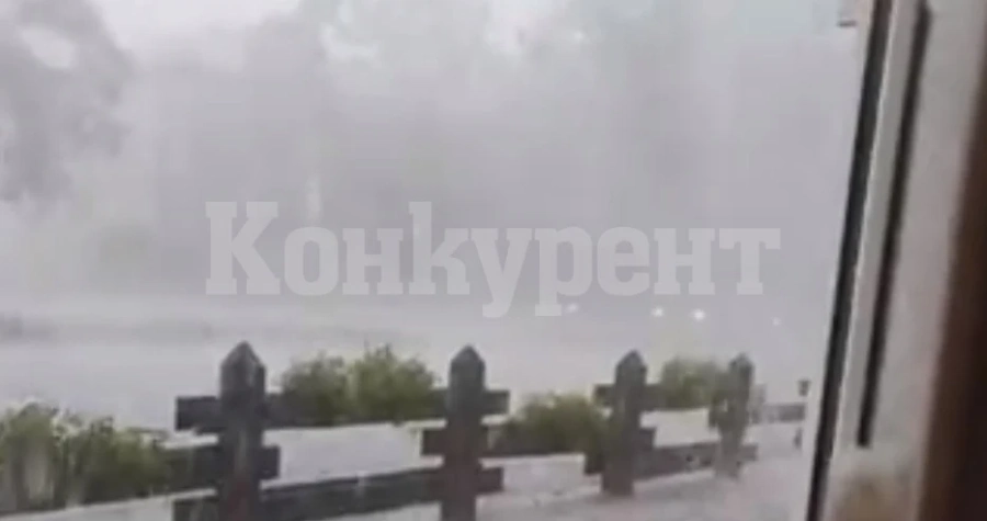 Порои и мощна градушка удариха Северна Румъния