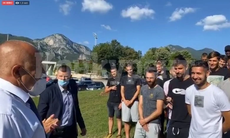 Премиерът се срещна с футболистите на Ботев, разгледа и спортната зала