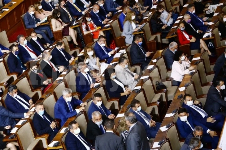 Още един бранш с намалено ДДС, депутати гласуваха облаги за...