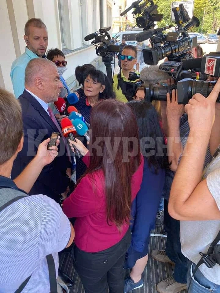 Марешки гневен на протестиращите: Ще ги изметем от площадите
