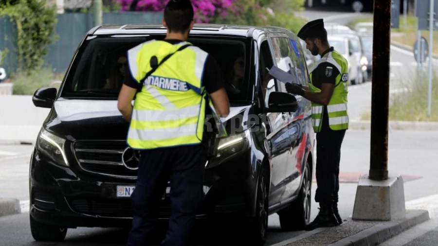 Пиян вряза автомобил в тълпа във Франция, 13 са ранени