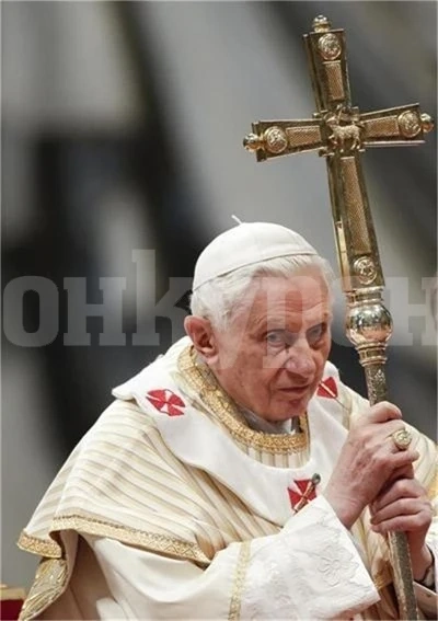 Папа Бенедикт XVI е тежко болен