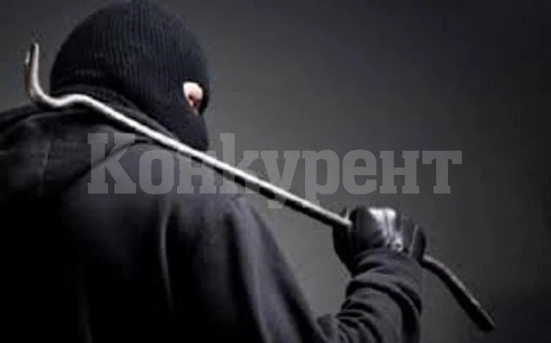 Крадец задигна селскостопански препарати и инструменти, издирват го