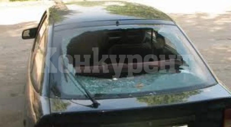 Потрошиха колата на семейство в Берковица